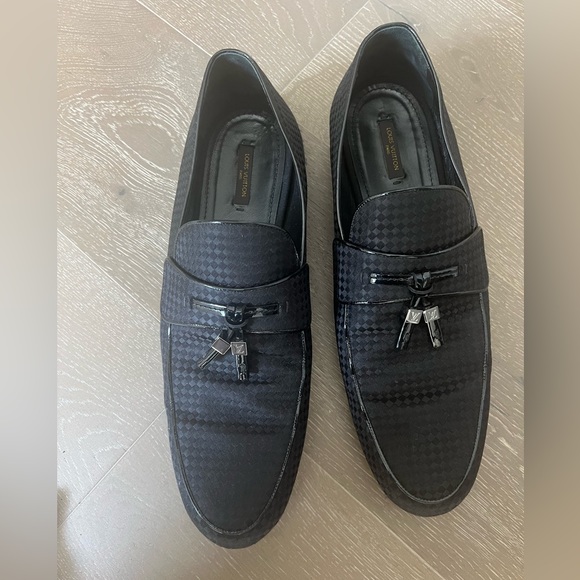 Lv loafers. Blacks good condition - Picture 3 of 5